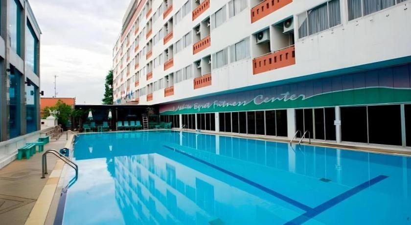 Jolly & Hotel Bangkok