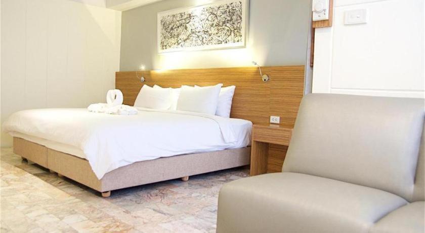 Jolly & Hotel
